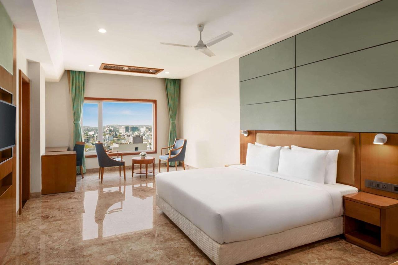 Howard Johnson By Wyndham Udaipur Roop Nagar Εξωτερικό φωτογραφία